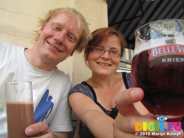 SX15645 Marijn and Jenni enjoying a drink in Brugge